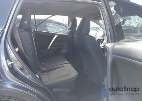 2015 Toyota Rav4 Xle z USA, uszkodzony, nr VIN JTMRFREV2FD102836